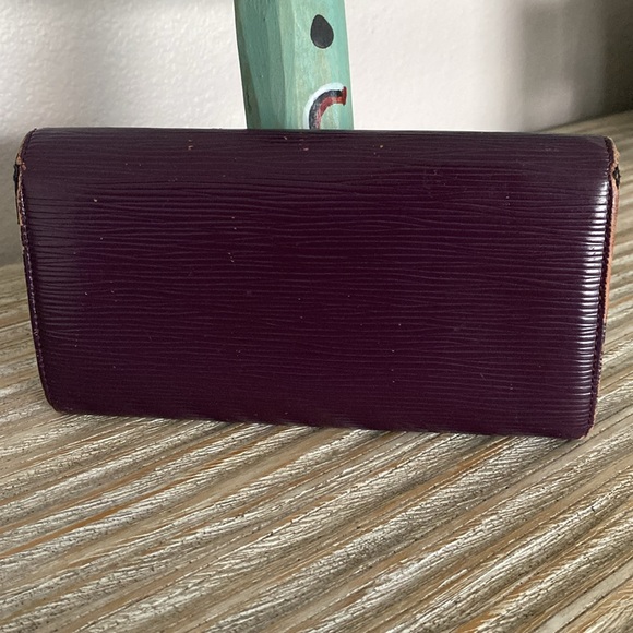 Louis Vuitton - Plum/Purple LV Epi Long Wallet - Picture 7 of 16
